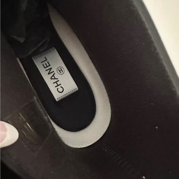 Chanel RAIN BOOTS WHITE CC LOGO BRAND NEW W/ receipt 41 - Picture 3 of 6